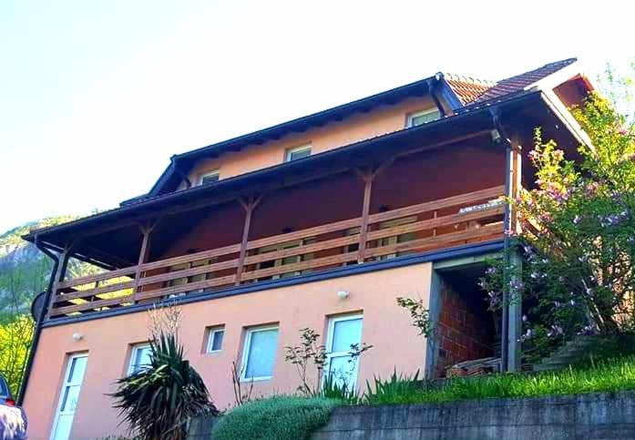 Apartment Dobra Vila ペルチャツ エクステリア 写真